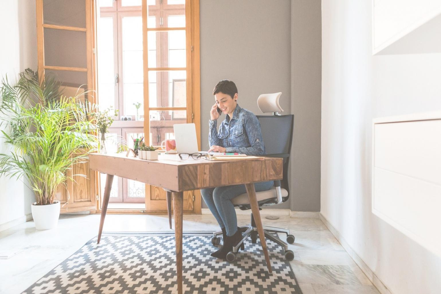 Financial management discussion in professional setting